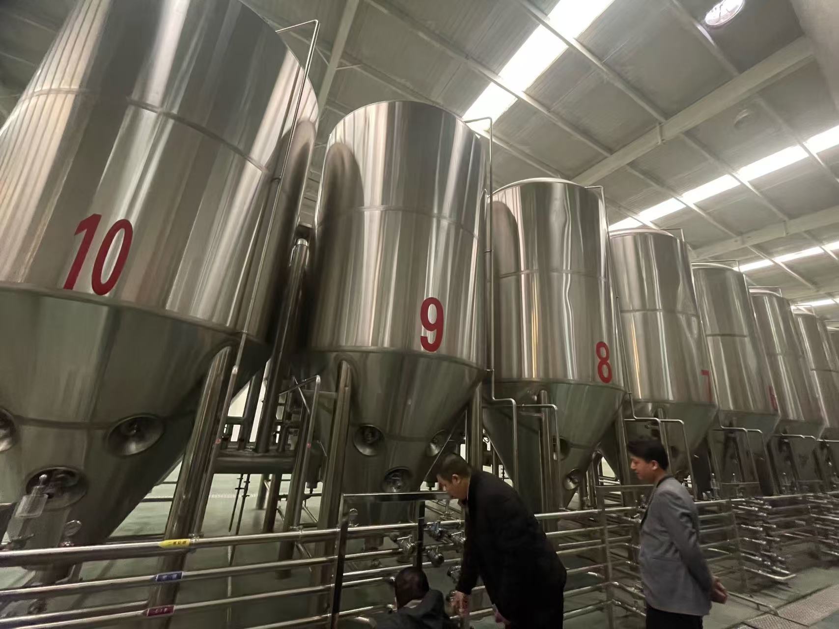 果洛精酿啤酒设备厂—平面布置、设备设计、制造、调试、培训等一条龙服务